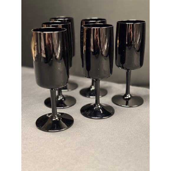 Set of 6 Vintage Hand-Blown Black Wine/Cocktail Glasses – 6" Tall - Picture 7 of 9